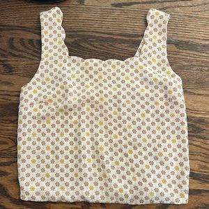 Cute scalloped neckline